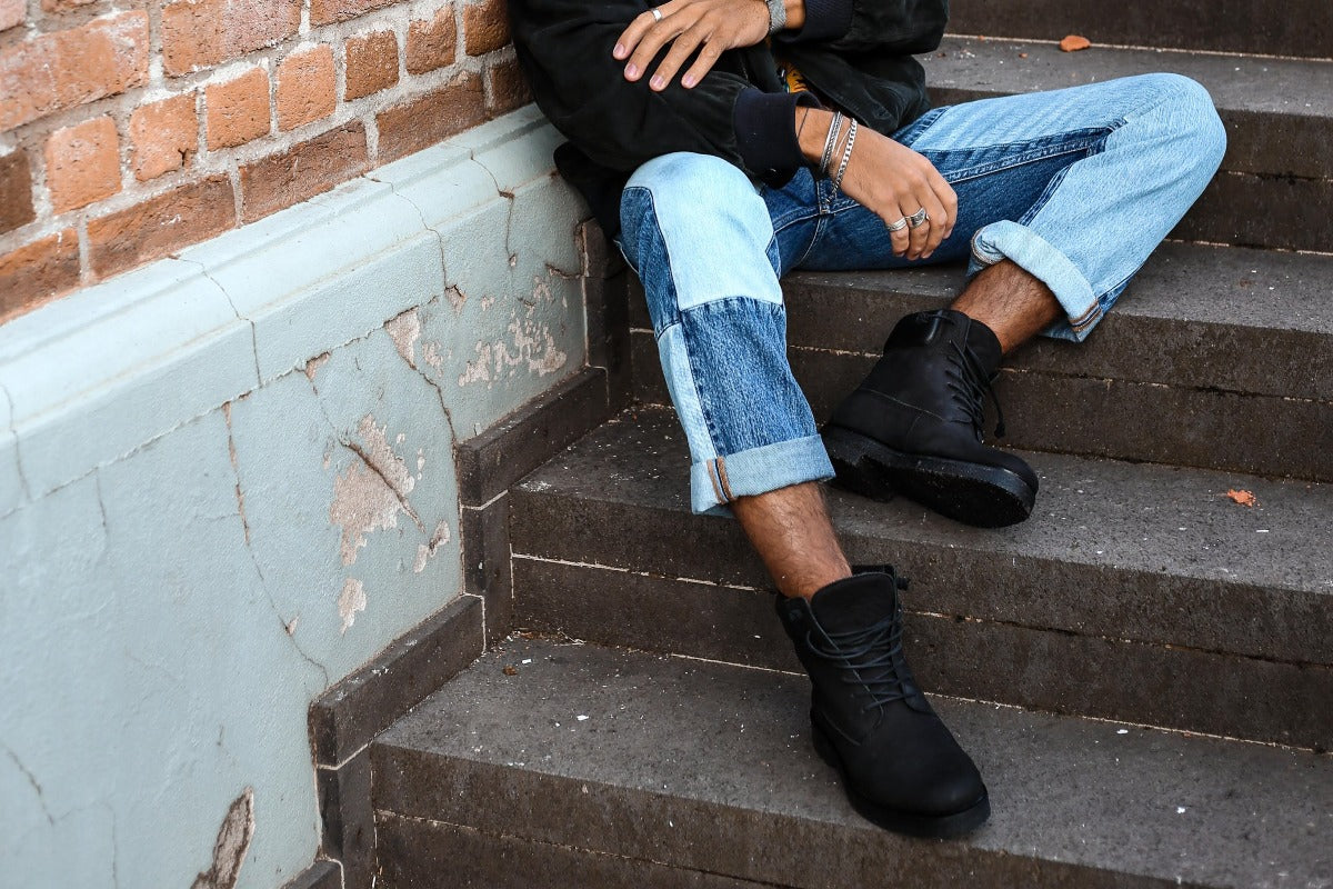 Lace-up Timber Boot - Black nubuck display picture 1